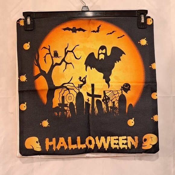 Halloween Decor Set of 4 Pillows Cases 18" x 18" New - Picture 11 of 12